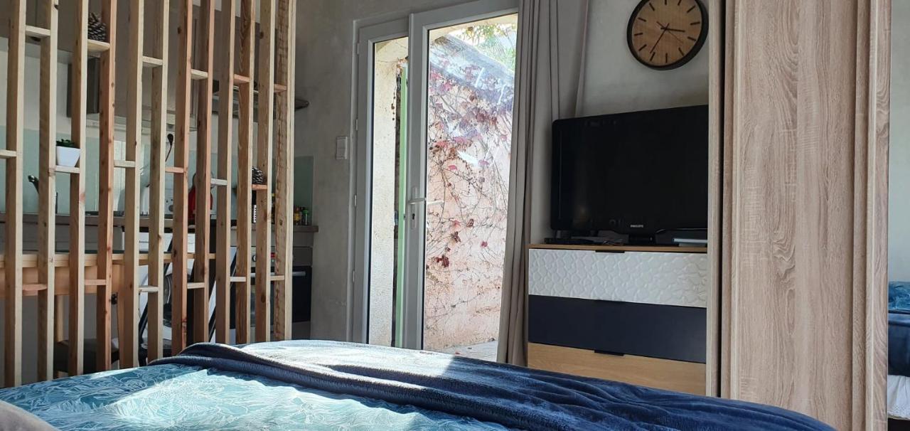 Studio Cosy Avec Grande Terrasse Au Calme Villa Saint-Cyr-sur-Mer Kültér fotó